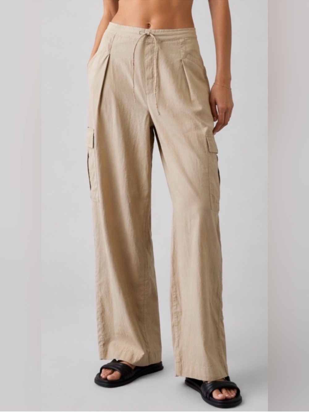 Athleta Wide Leg Cargo Pants in Beige